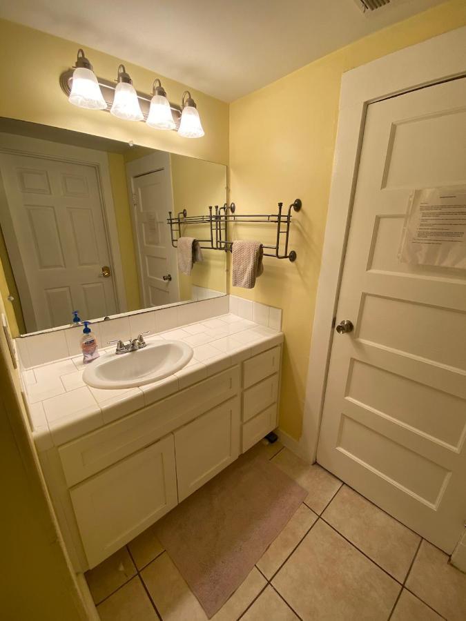 Private Large La Bedroom W Private Half-Bathroom - Ac - Wifi - Private Fridge Near Usc - Exposition Park - Usc Memorial Coliseum - Banc Of California Stadium - Downtown Los Angeles Dtla - University Of Southern California Usc! ภายนอก รูปภาพ